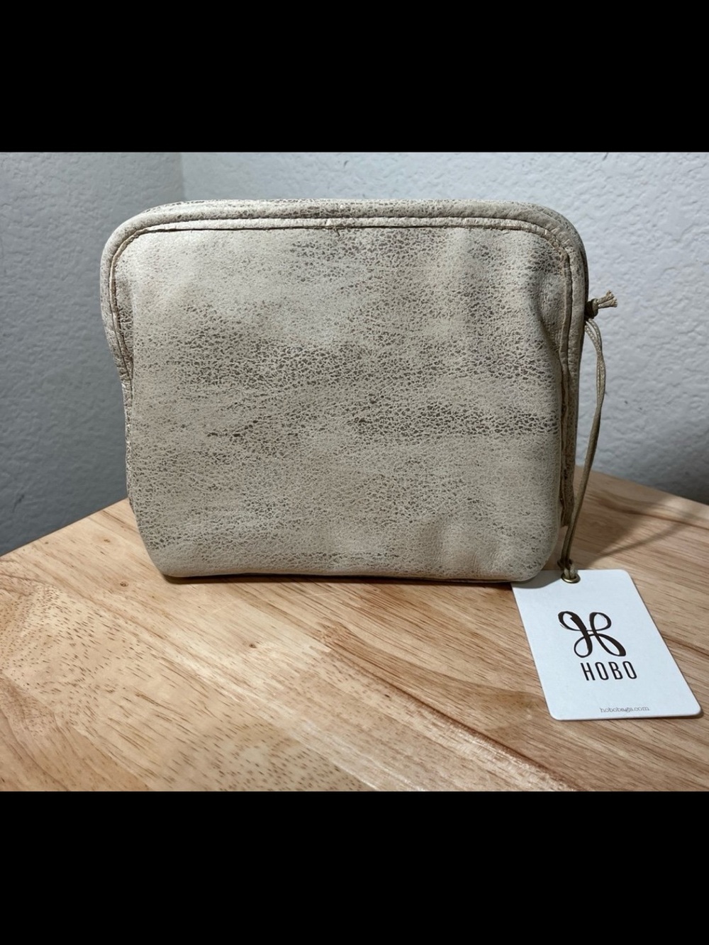 HOBO Beauty Cosmetic Travel Pouch Magnetic Closure Buffed Gold Leather NWT